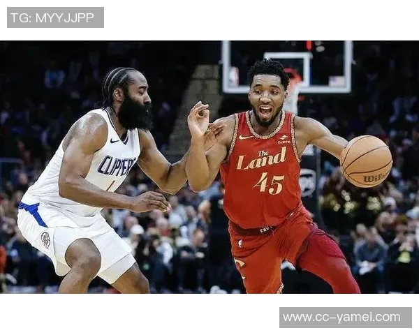 骑士官方发布后场双枪数据海报米切尔哈登携手助力球队轻松取胜